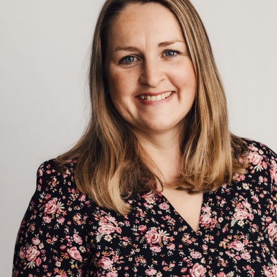 Julie Vaage (V)